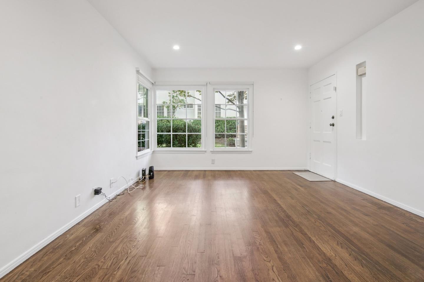 Detail Gallery Image 3 of 15 For 1032 19th St #2,  Santa Monica,  CA 90403 - 1 Beds | 1 Baths