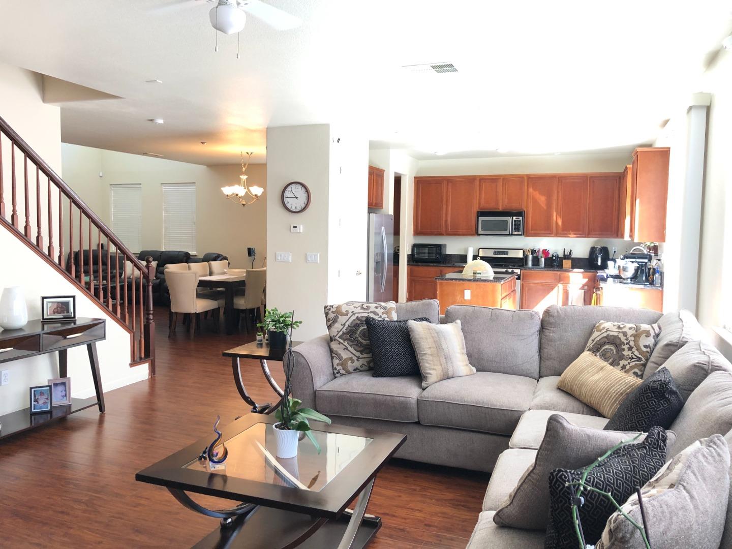 Detail Gallery Image 10 of 27 For 1868 White Sands St, Brentwood,  CA 94513 - 5 Beds | 3/1 Baths