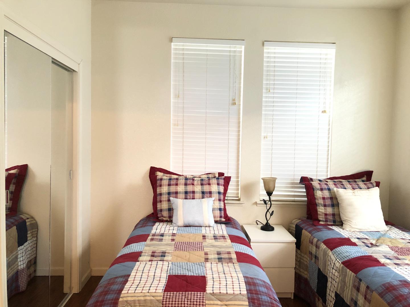 Detail Gallery Image 3 of 27 For 1868 White Sands St, Brentwood,  CA 94513 - 5 Beds | 3/1 Baths