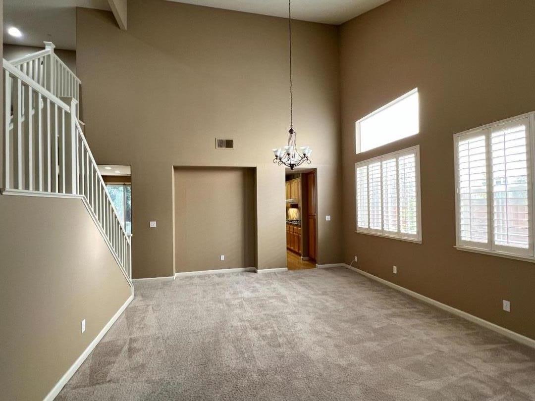 Detail Gallery Image 6 of 11 For 2827 Canwick Ln, Brentwood,  CA 94513 - 5 Beds | 3 Baths