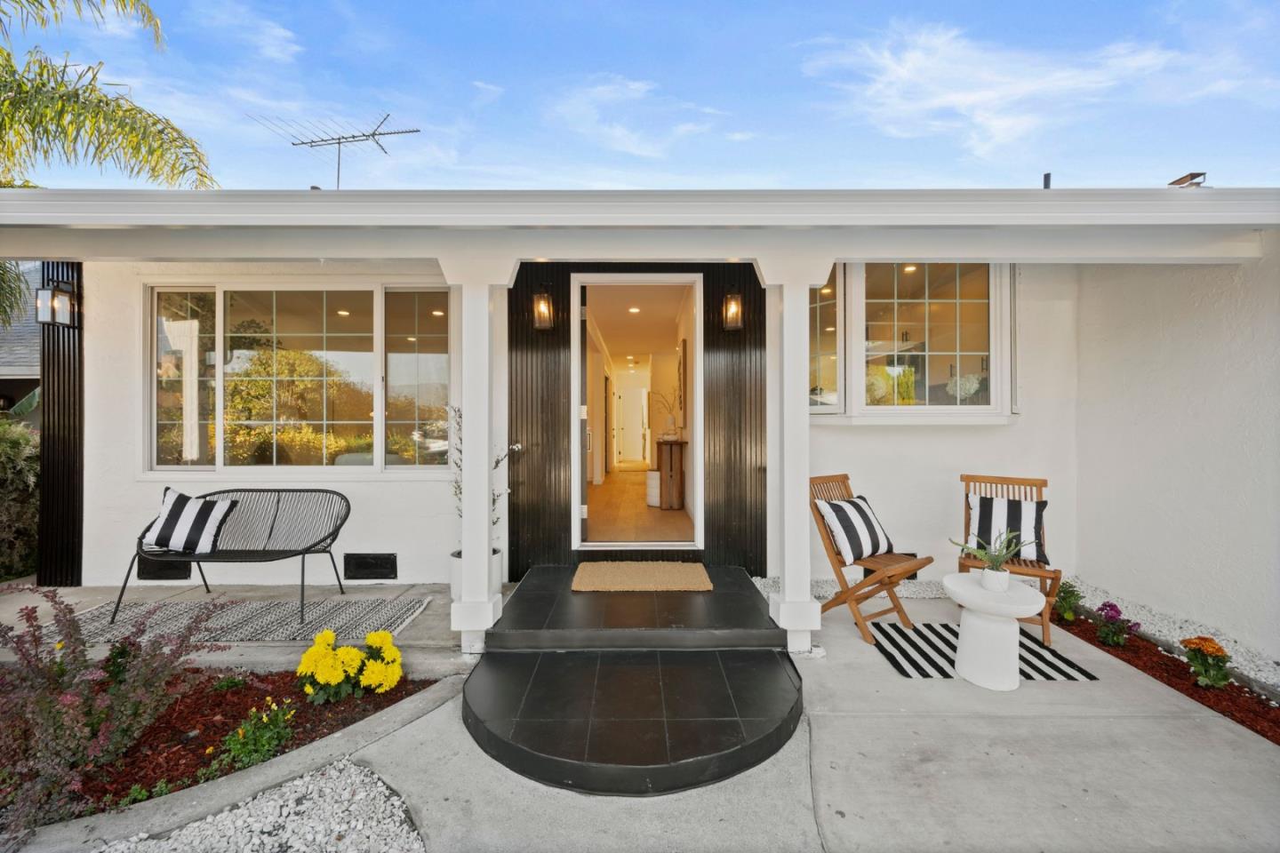 Detail Gallery Image 2 of 38 For 3735 Ruther Place Way, San Jose,  CA 95121 - 3 Beds | 2 Baths