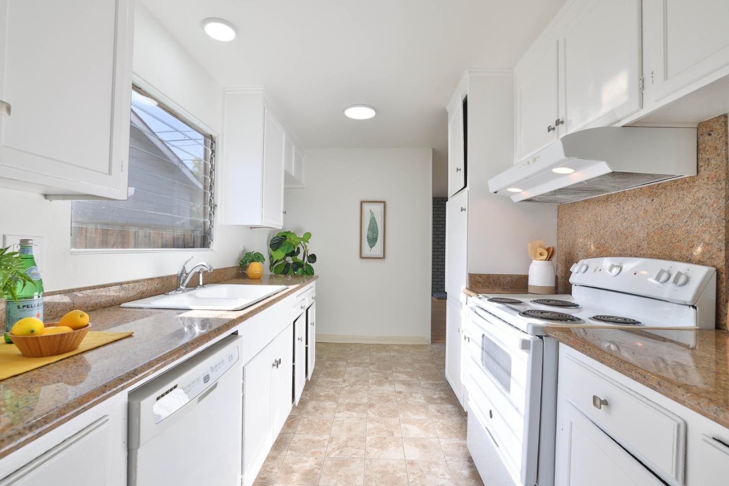 Detail Gallery Image 12 of 24 For 1617 Tartarian Way, San Jose,  CA 95129 - 3 Beds | 2 Baths