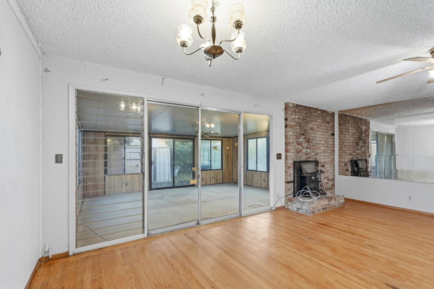 Detail Gallery Image 12 of 27 For 31047 Brae Burn Ave, Hayward,  CA 94544 - 3 Beds | 2 Baths