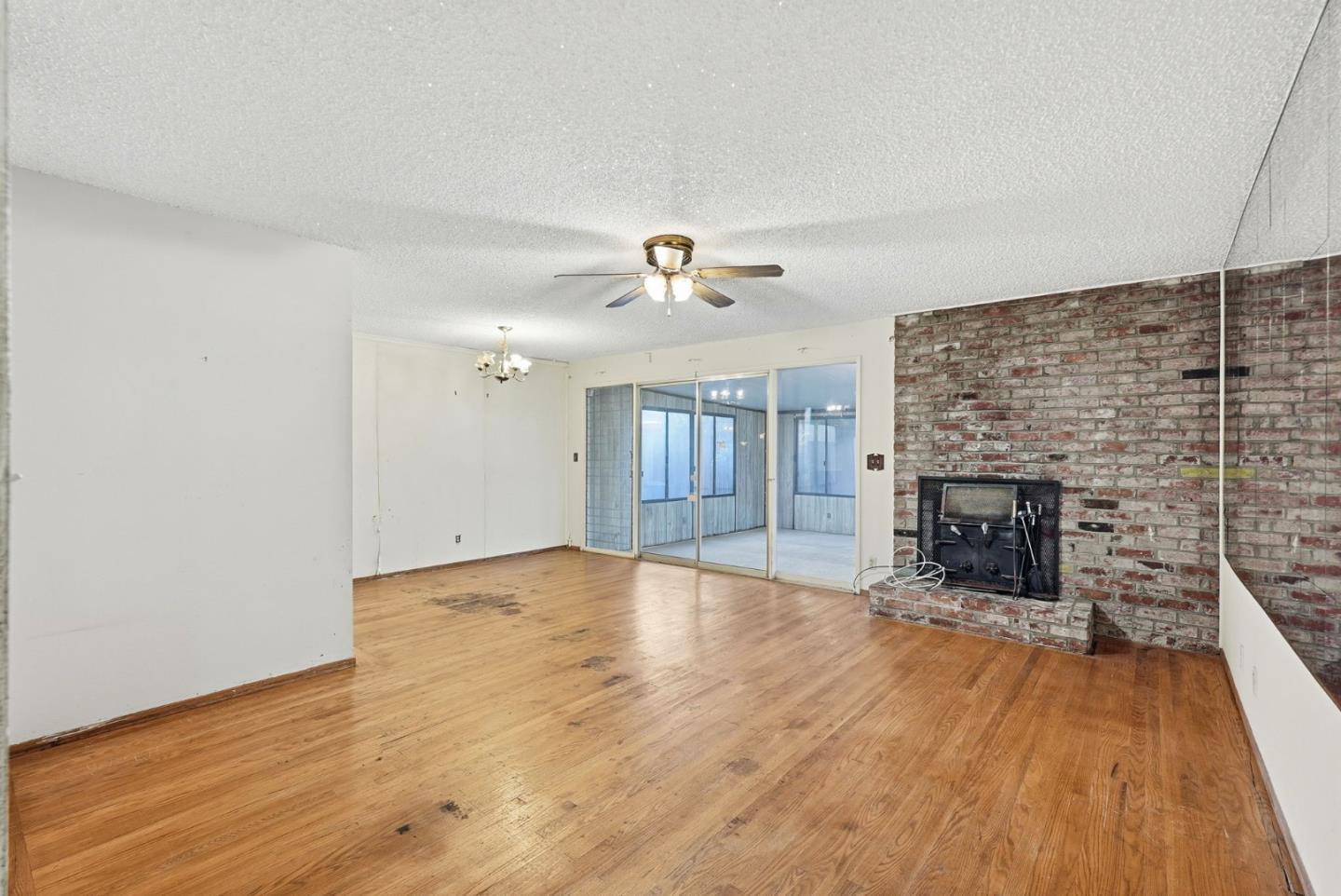 Detail Gallery Image 5 of 27 For 31047 Brae Burn Ave, Hayward,  CA 94544 - 3 Beds | 2 Baths