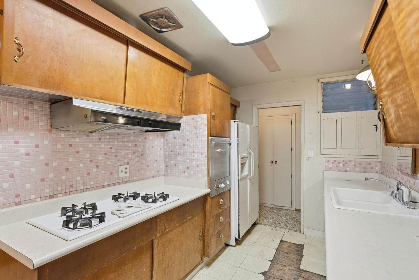 Detail Gallery Image 8 of 27 For 31047 Brae Burn Ave, Hayward,  CA 94544 - 3 Beds | 2 Baths