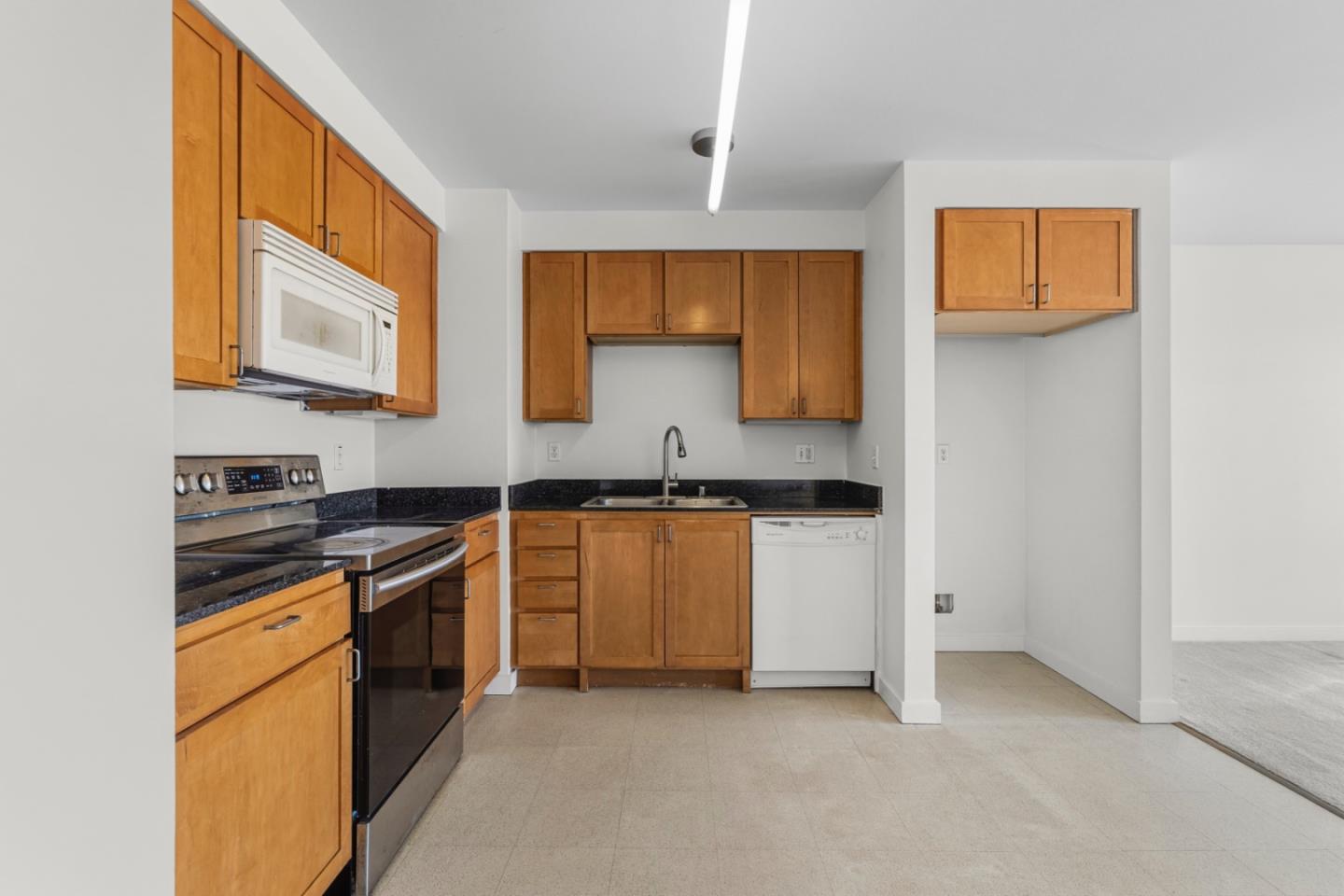 Detail Gallery Image 5 of 29 For 888 7th St #L20,  San Francisco,  CA 94107 - 2 Beds | 2 Baths