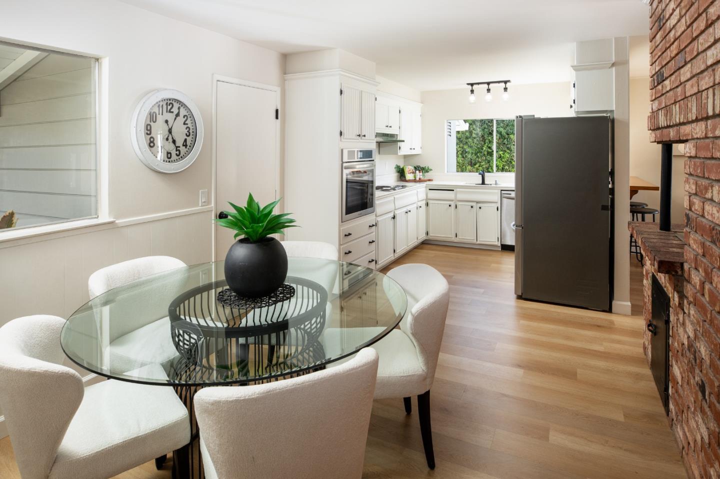 Detail Gallery Image 12 of 28 For 1423 Kyle Ct, Sunnyvale,  CA 94087 - 3 Beds | 2 Baths