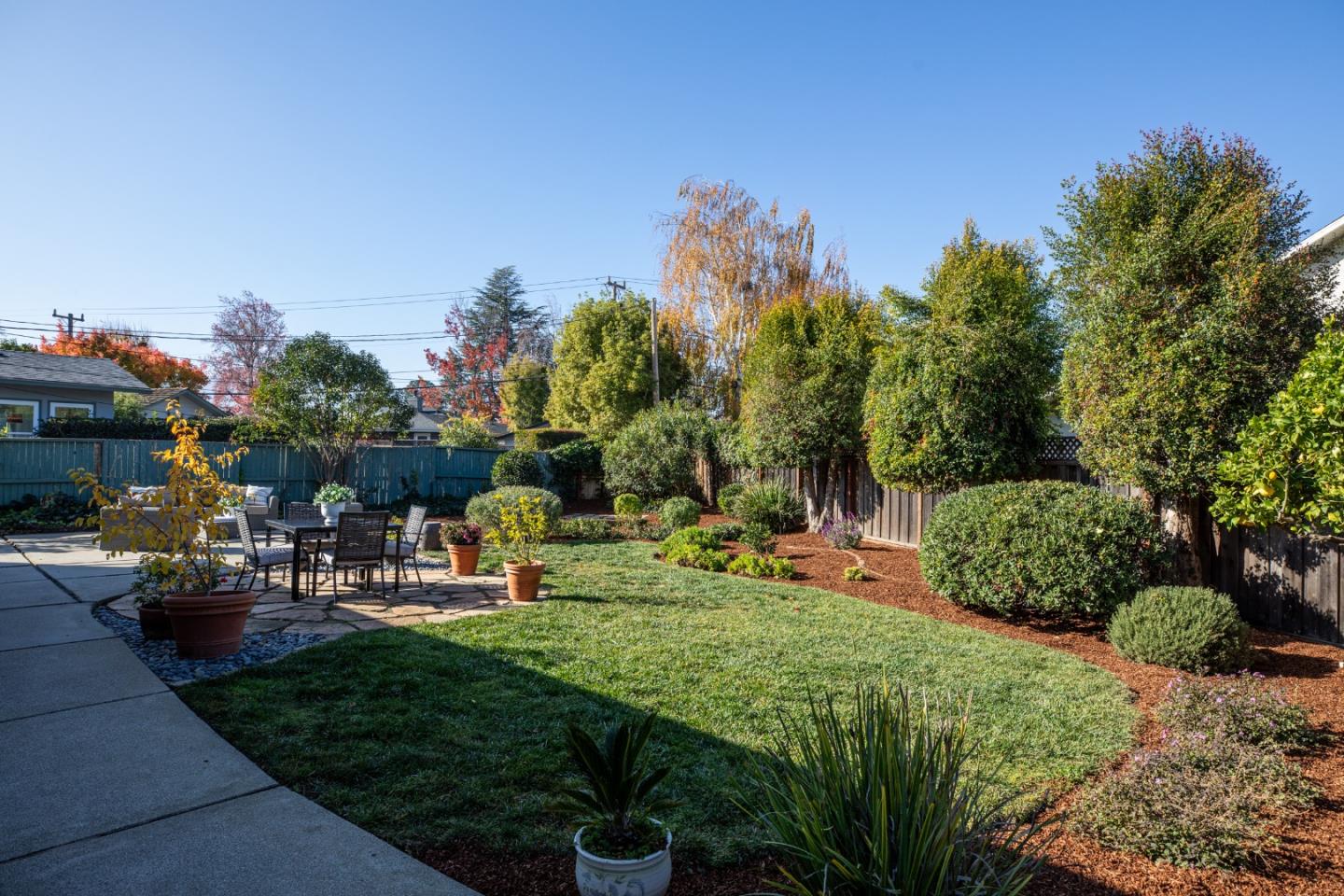 Detail Gallery Image 25 of 28 For 1423 Kyle Ct, Sunnyvale,  CA 94087 - 3 Beds | 2 Baths