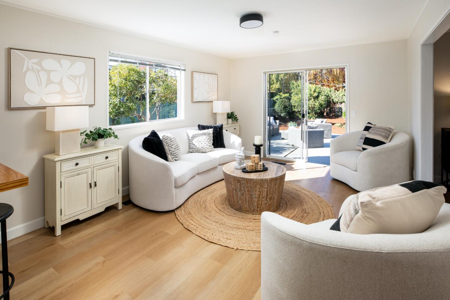 Detail Gallery Image 7 of 28 For 1423 Kyle Ct, Sunnyvale,  CA 94087 - 3 Beds | 2 Baths