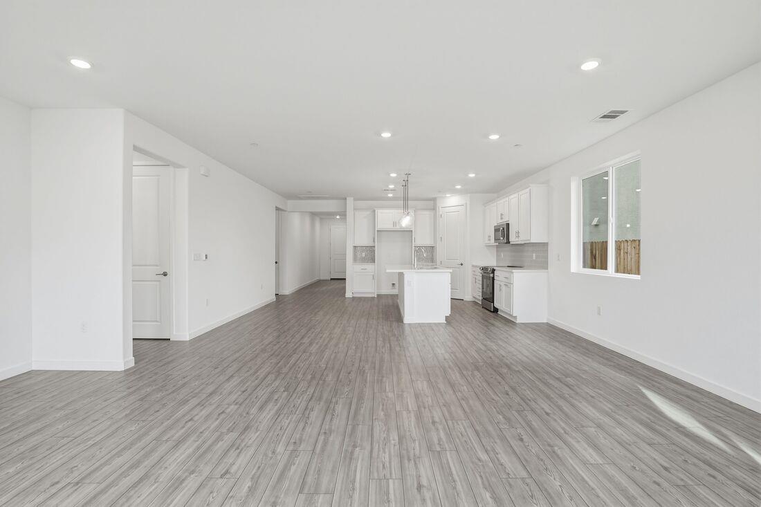 Detail Gallery Image 8 of 19 For 1729 Felbrigg Dr, Manteca,  CA 95337 - 4 Beds | 2 Baths