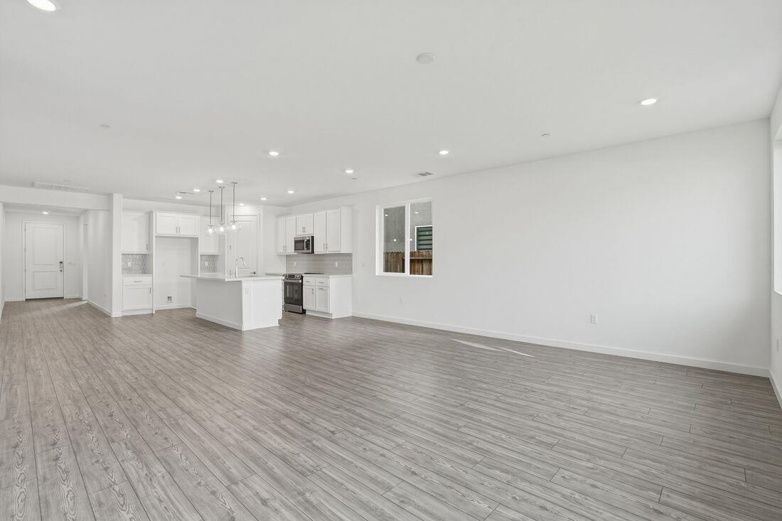 Detail Gallery Image 9 of 19 For 1729 Felbrigg Dr, Manteca,  CA 95337 - 4 Beds | 2 Baths