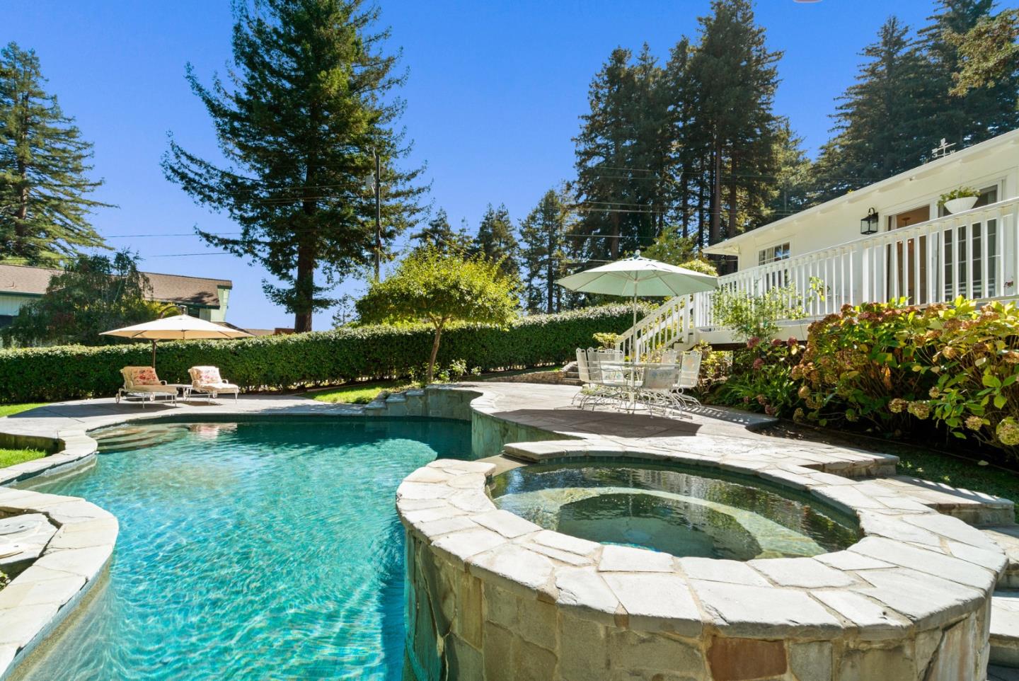 Detail Gallery Image 8 of 95 For 560 Hacienda Dr, Scotts Valley,  CA 95066 - 4 Beds | 3 Baths