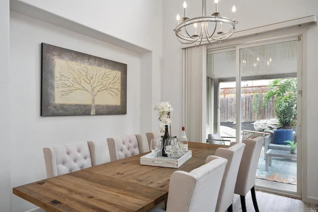 Detail Gallery Image 10 of 37 For 2521 Dakota Ave, Santa Rosa,  CA 95403 - 3 Beds | 2/1 Baths