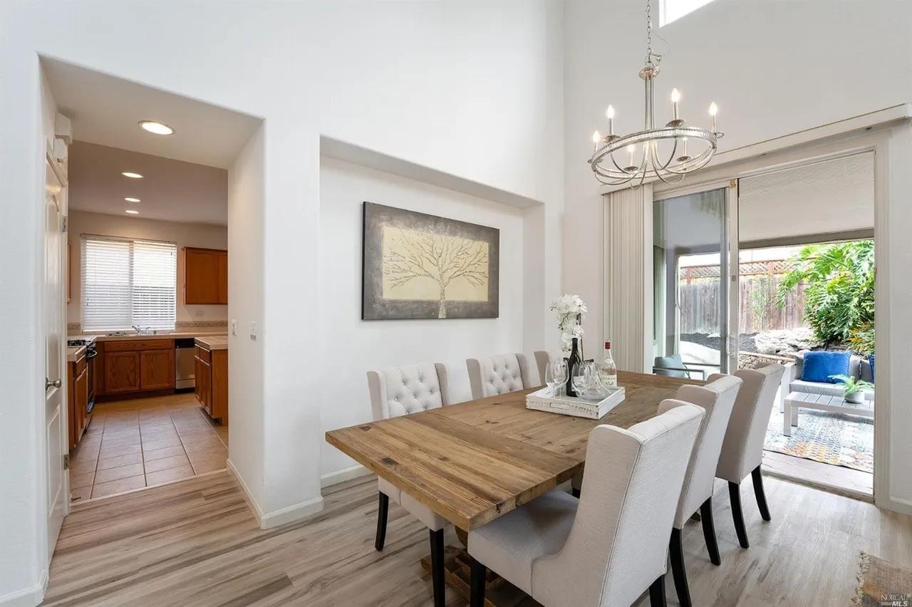 Detail Gallery Image 11 of 37 For 2521 Dakota Ave, Santa Rosa,  CA 95403 - 3 Beds | 2/1 Baths