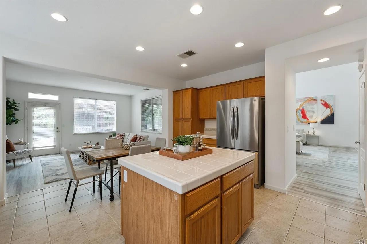 Detail Gallery Image 12 of 37 For 2521 Dakota Ave, Santa Rosa,  CA 95403 - 3 Beds | 2/1 Baths