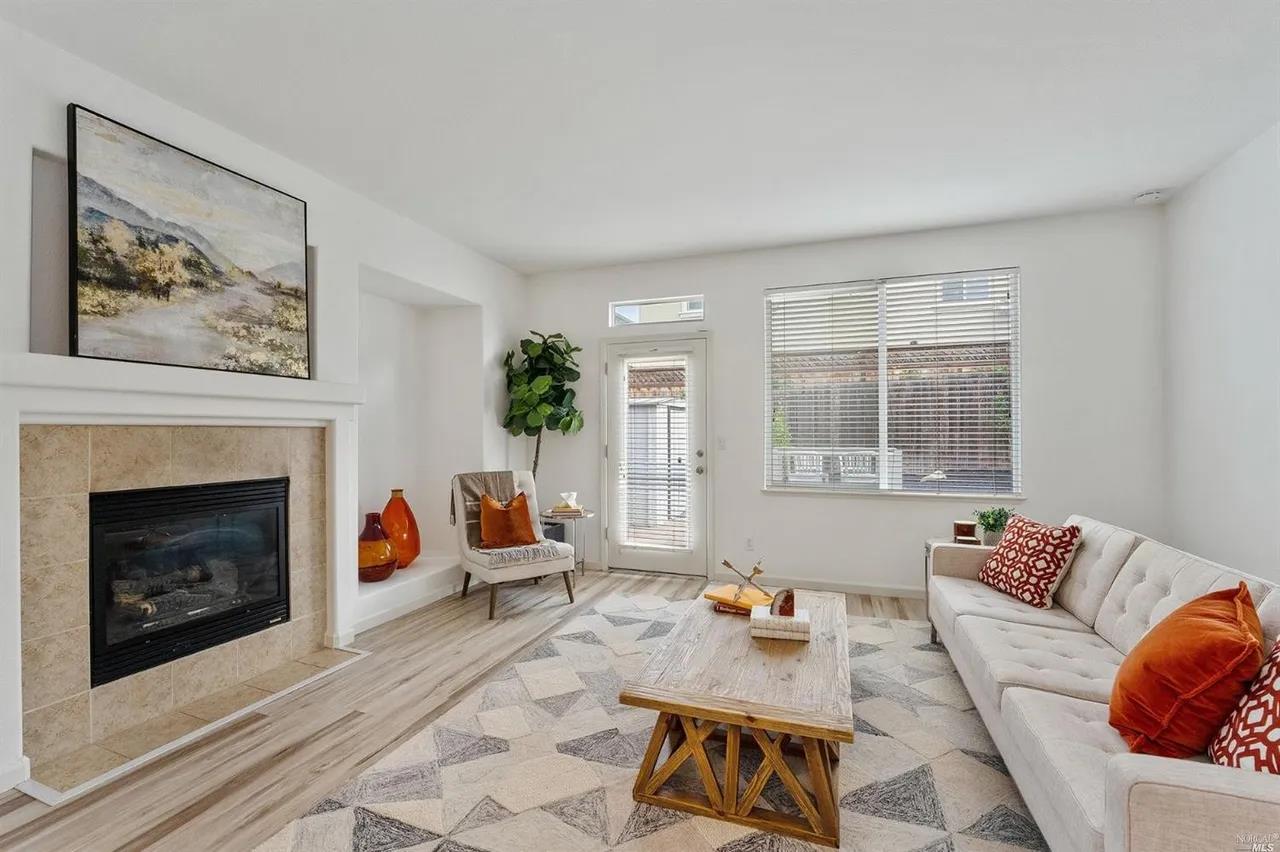 Detail Gallery Image 15 of 37 For 2521 Dakota Ave, Santa Rosa,  CA 95403 - 3 Beds | 2/1 Baths