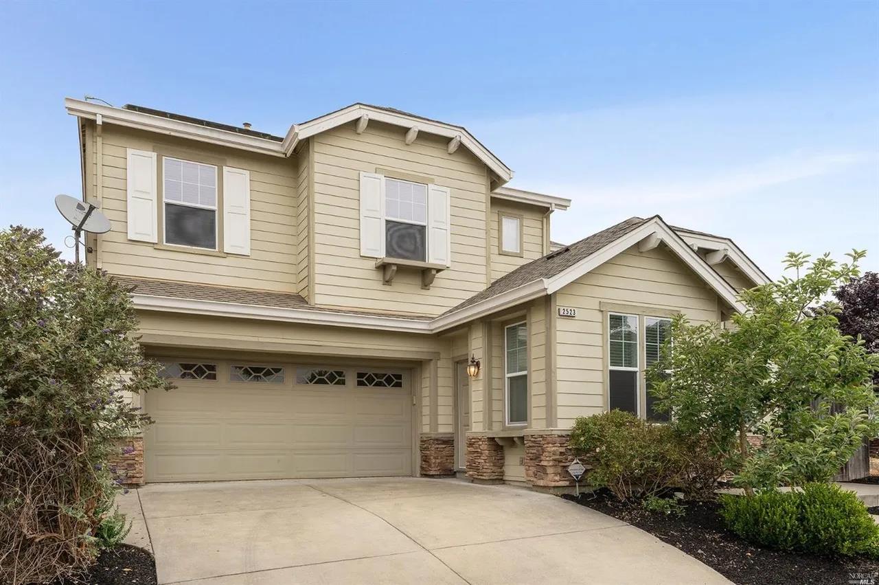 Detail Gallery Image 2 of 37 For 2521 Dakota Ave, Santa Rosa,  CA 95403 - 3 Beds | 2/1 Baths