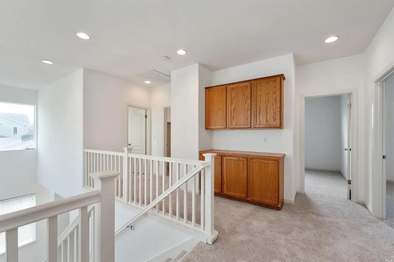 Detail Gallery Image 21 of 37 For 2521 Dakota Ave, Santa Rosa,  CA 95403 - 3 Beds | 2/1 Baths