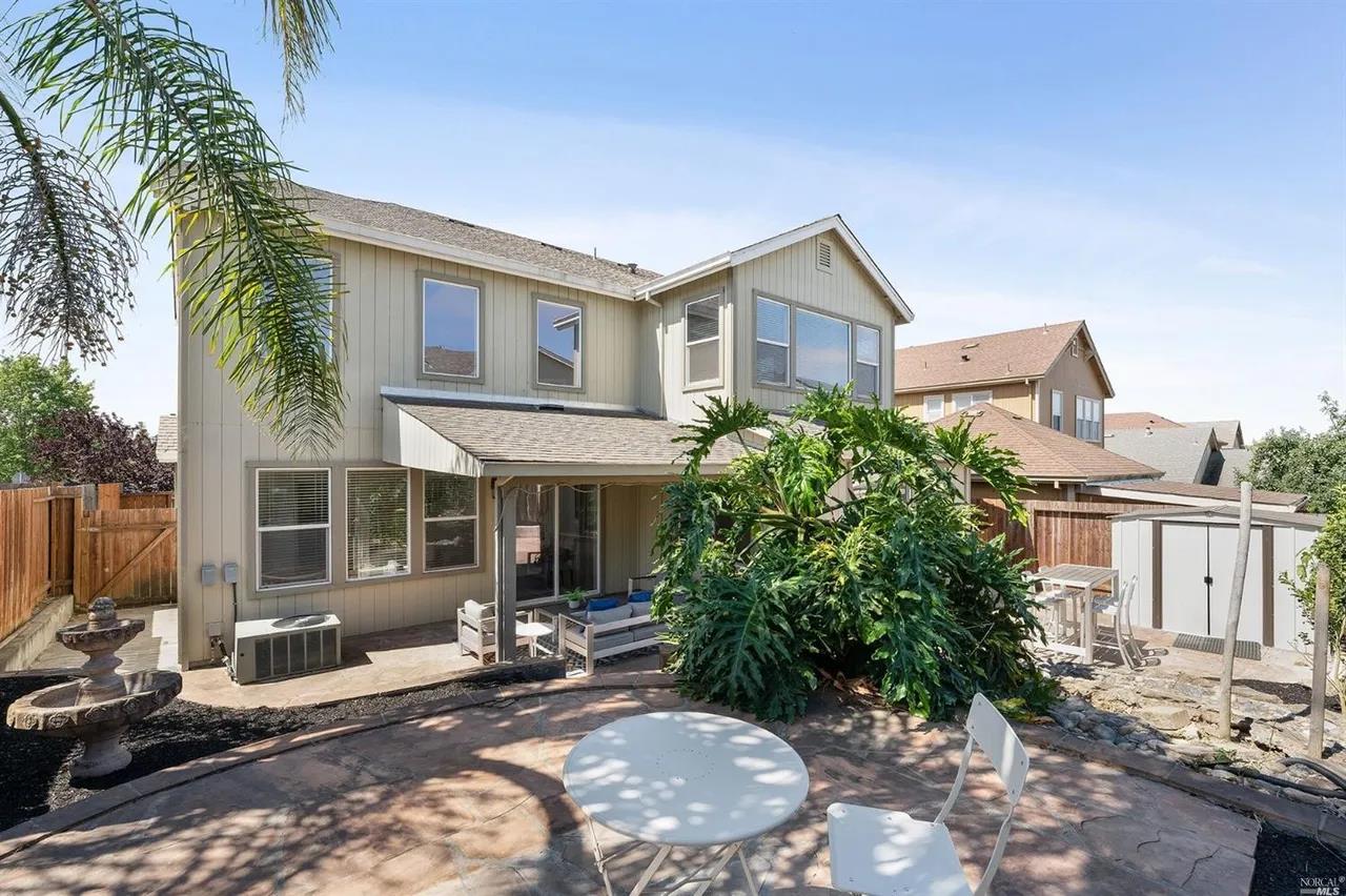 Detail Gallery Image 22 of 37 For 2521 Dakota Ave, Santa Rosa,  CA 95403 - 3 Beds | 2/1 Baths