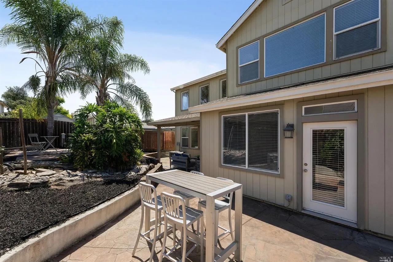 Detail Gallery Image 27 of 37 For 2521 Dakota Ave, Santa Rosa,  CA 95403 - 3 Beds | 2/1 Baths