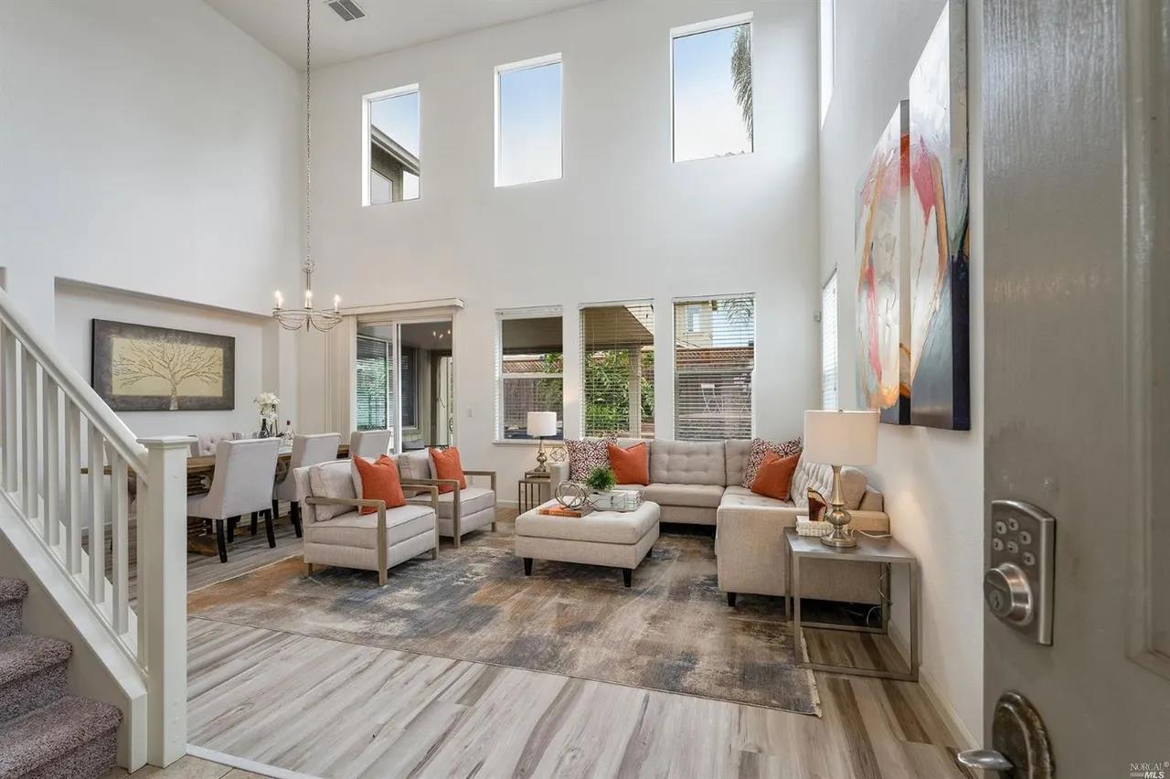 Detail Gallery Image 4 of 37 For 2521 Dakota Ave, Santa Rosa,  CA 95403 - 3 Beds | 2/1 Baths