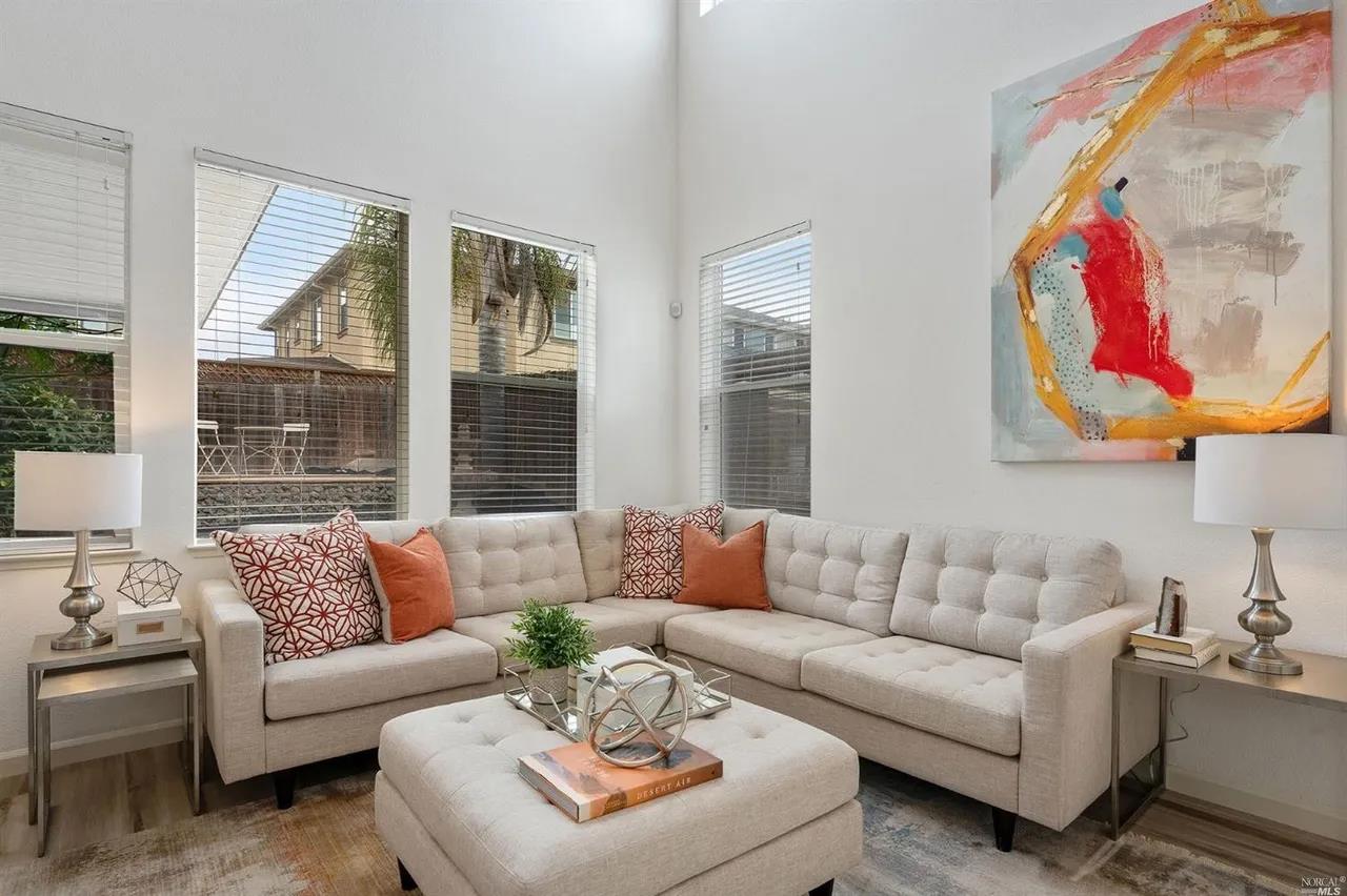 Detail Gallery Image 6 of 37 For 2521 Dakota Ave, Santa Rosa,  CA 95403 - 3 Beds | 2/1 Baths