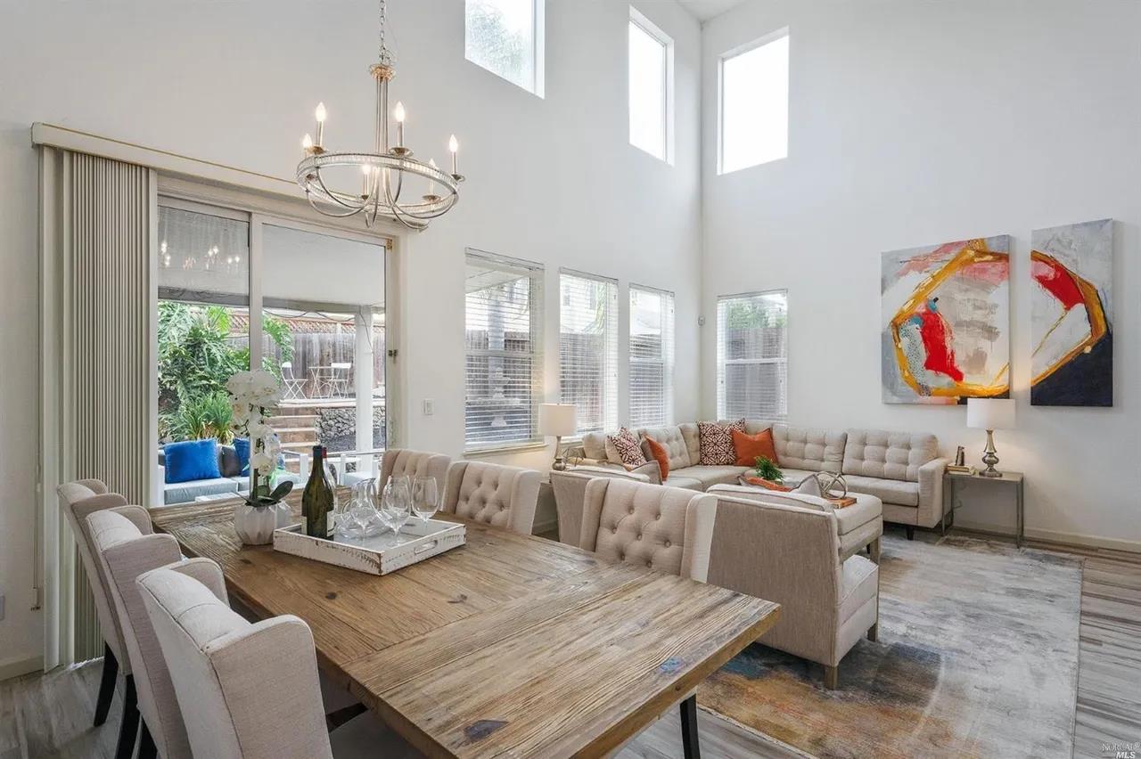 Detail Gallery Image 9 of 37 For 2521 Dakota Ave, Santa Rosa,  CA 95403 - 3 Beds | 2/1 Baths