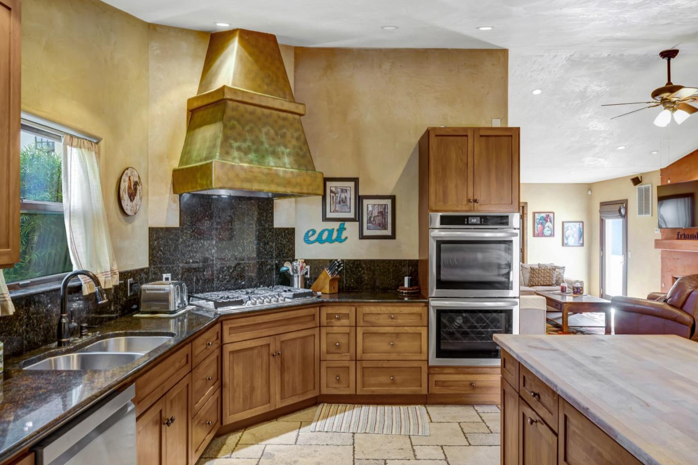 Detail Gallery Image 12 of 57 For 810 Altura Pl, Del Rey Oaks,  CA 93940 - 4 Beds | 2 Baths