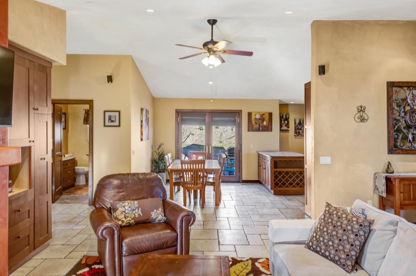 Detail Gallery Image 8 of 57 For 810 Altura Pl, Del Rey Oaks,  CA 93940 - 4 Beds | 2 Baths