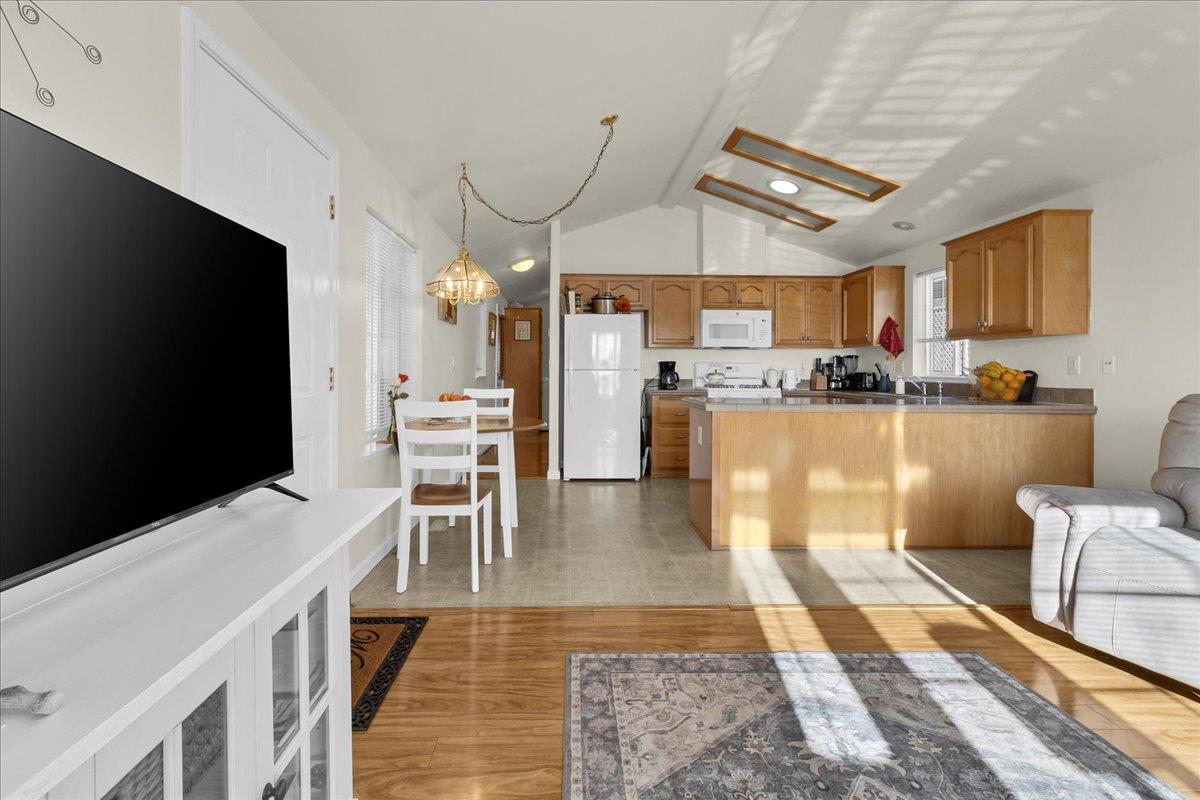 Detail Gallery Image 10 of 29 For 3128 Crescent Ave #51,  Marina,  CA 93933 - 2 Beds | 2 Baths