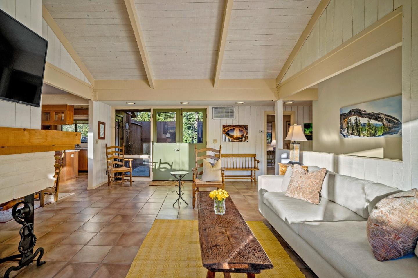 Detail Gallery Image 4 of 21 For 7026 Valley Greens Cir #21,  Carmel,  CA 93923 - 2 Beds | 2 Baths