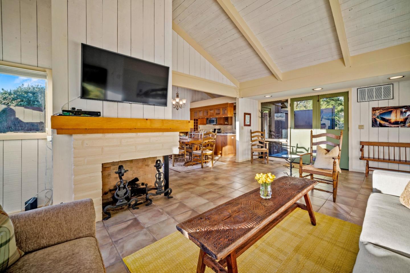 Detail Gallery Image 5 of 21 For 7026 Valley Greens Cir #21,  Carmel,  CA 93923 - 2 Beds | 2 Baths