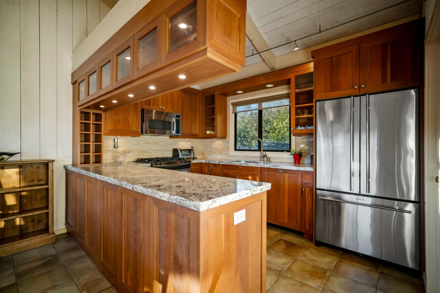 Detail Gallery Image 8 of 21 For 7026 Valley Greens Cir #21,  Carmel,  CA 93923 - 2 Beds | 2 Baths