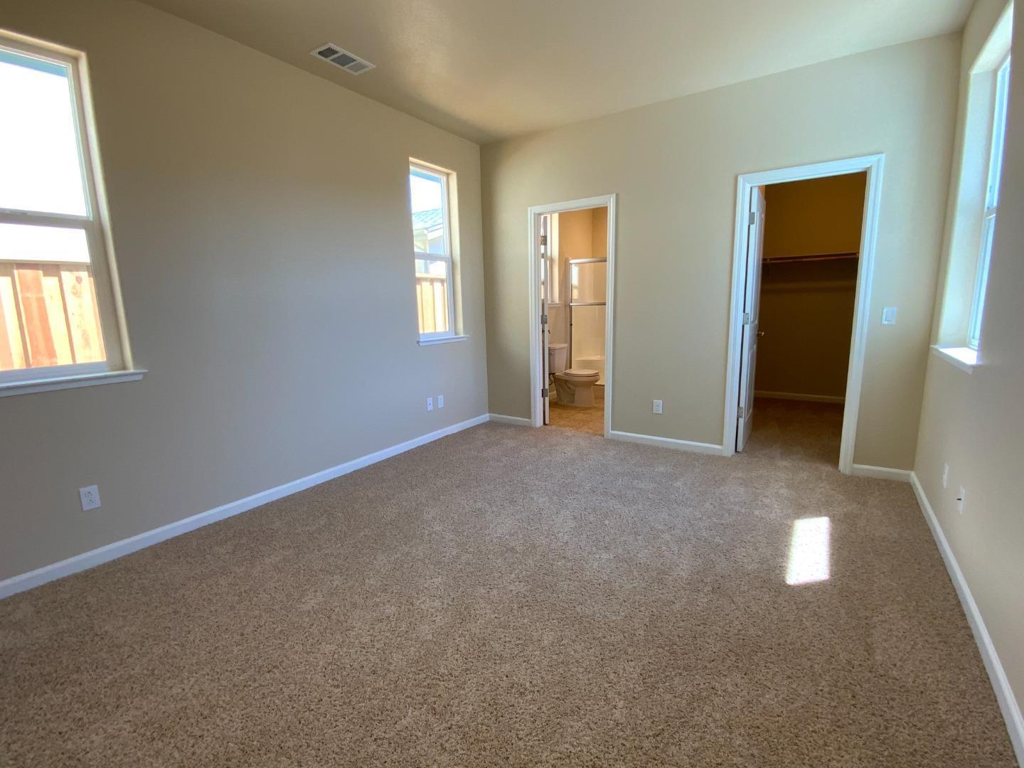 Detail Gallery Image 5 of 14 For 112 Brunia Pl, King City,  CA 93930 - 3 Beds | 2 Baths