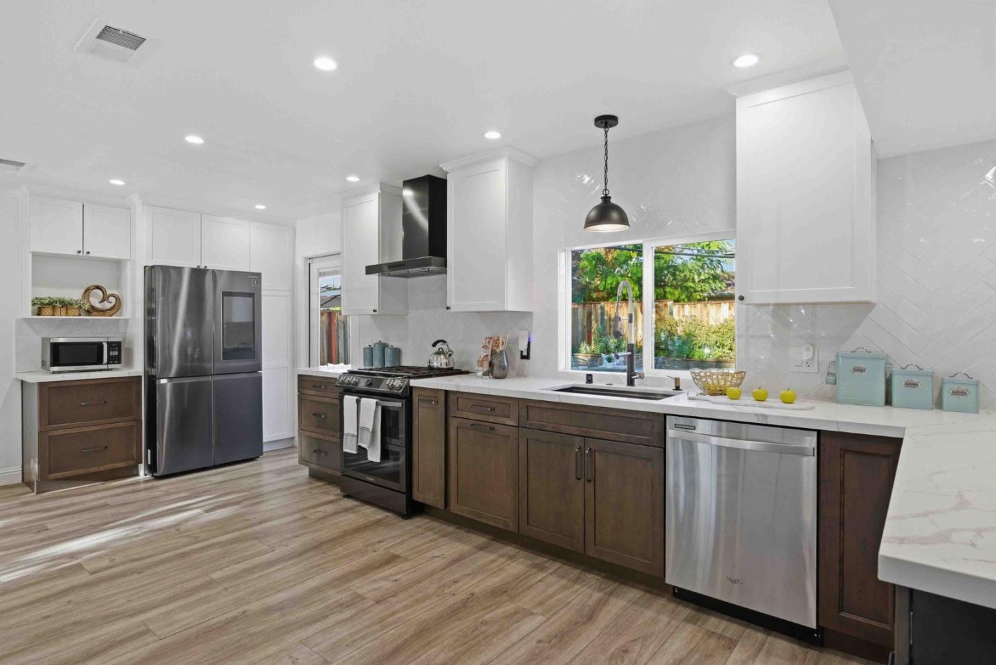 Detail Gallery Image 12 of 40 For 1702 Mount Rushmore Dr, San Jose,  CA 95127 - 3 Beds | 2/1 Baths