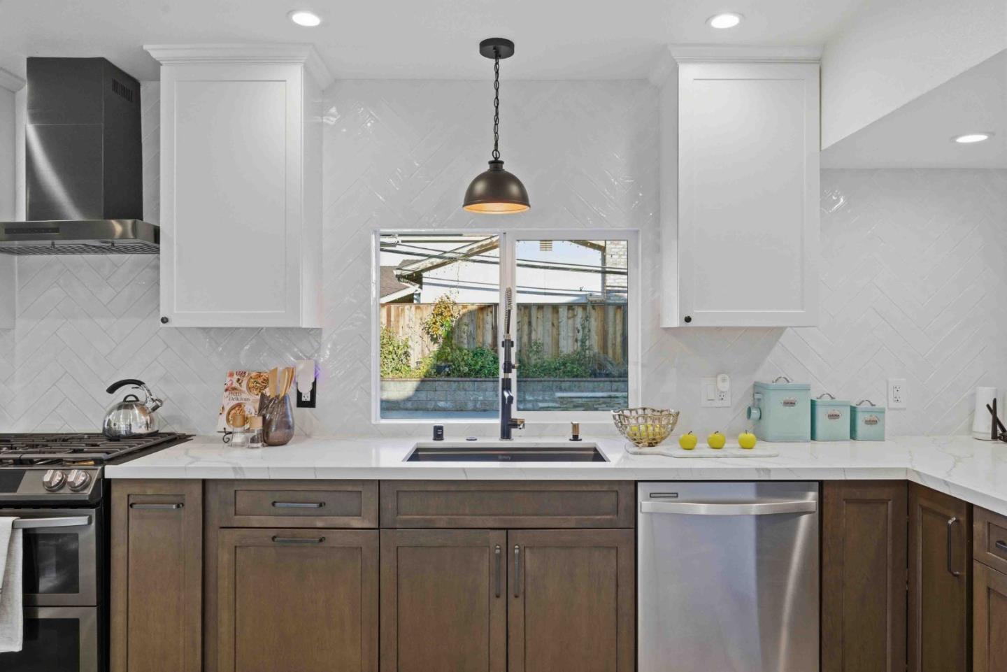 Detail Gallery Image 13 of 40 For 1702 Mount Rushmore Dr, San Jose,  CA 95127 - 3 Beds | 2/1 Baths