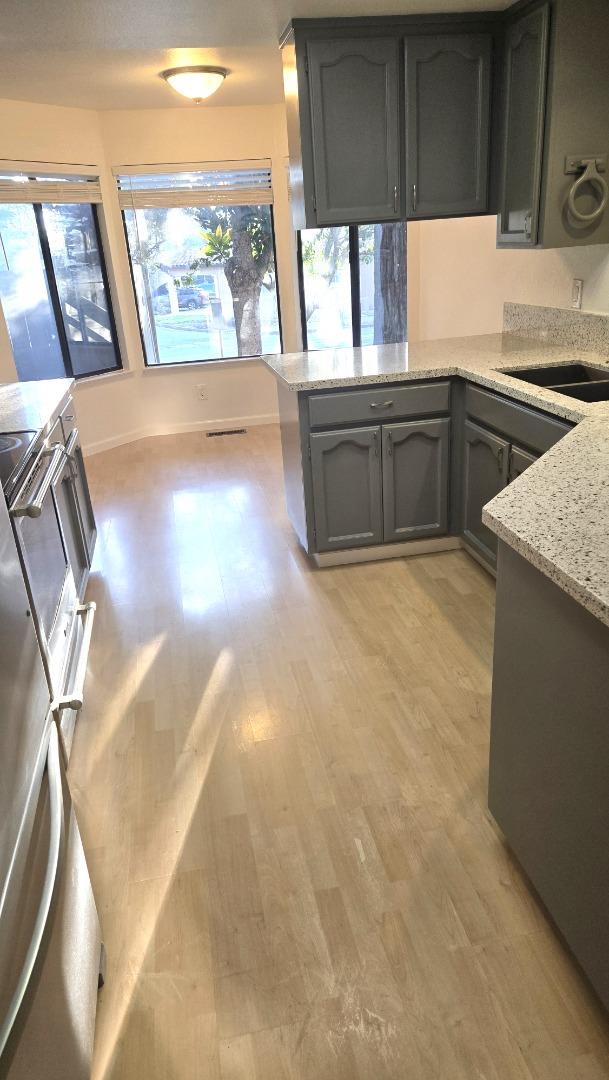 Detail Gallery Image 6 of 24 For 125 Mohave Cmn, Fremont,  CA 94539 - 2 Beds | 2 Baths