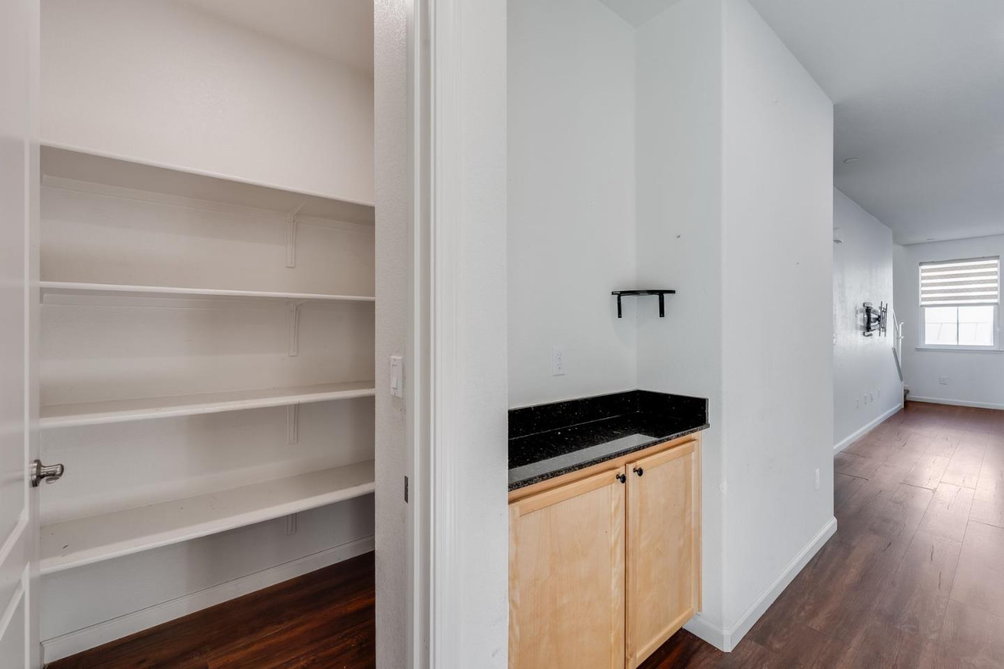 Detail Gallery Image 10 of 43 For 6914 Geyserville St, Dublin,  CA 94568 - 3 Beds | 3/1 Baths