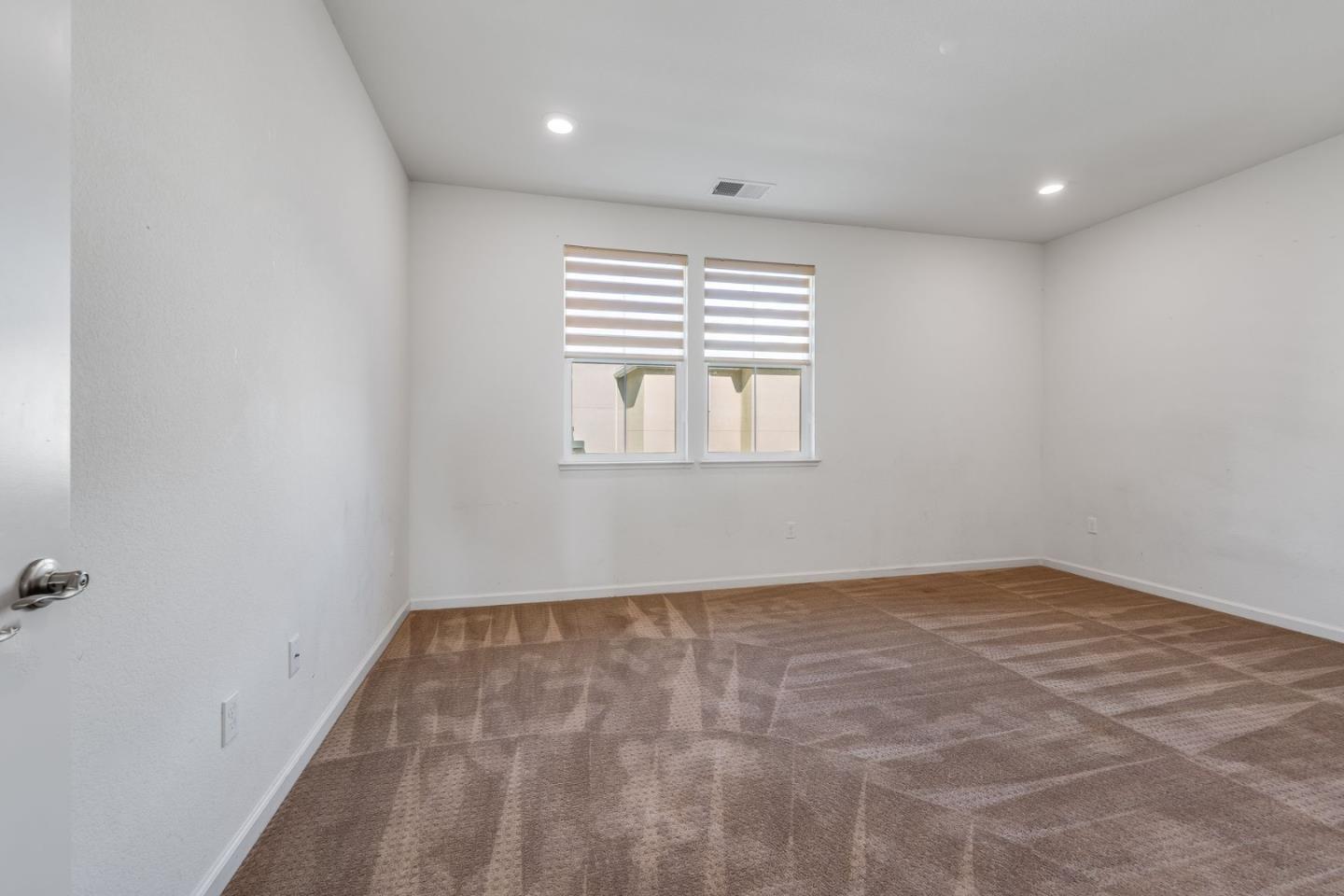 Detail Gallery Image 17 of 43 For 6914 Geyserville St, Dublin,  CA 94568 - 3 Beds | 3/1 Baths