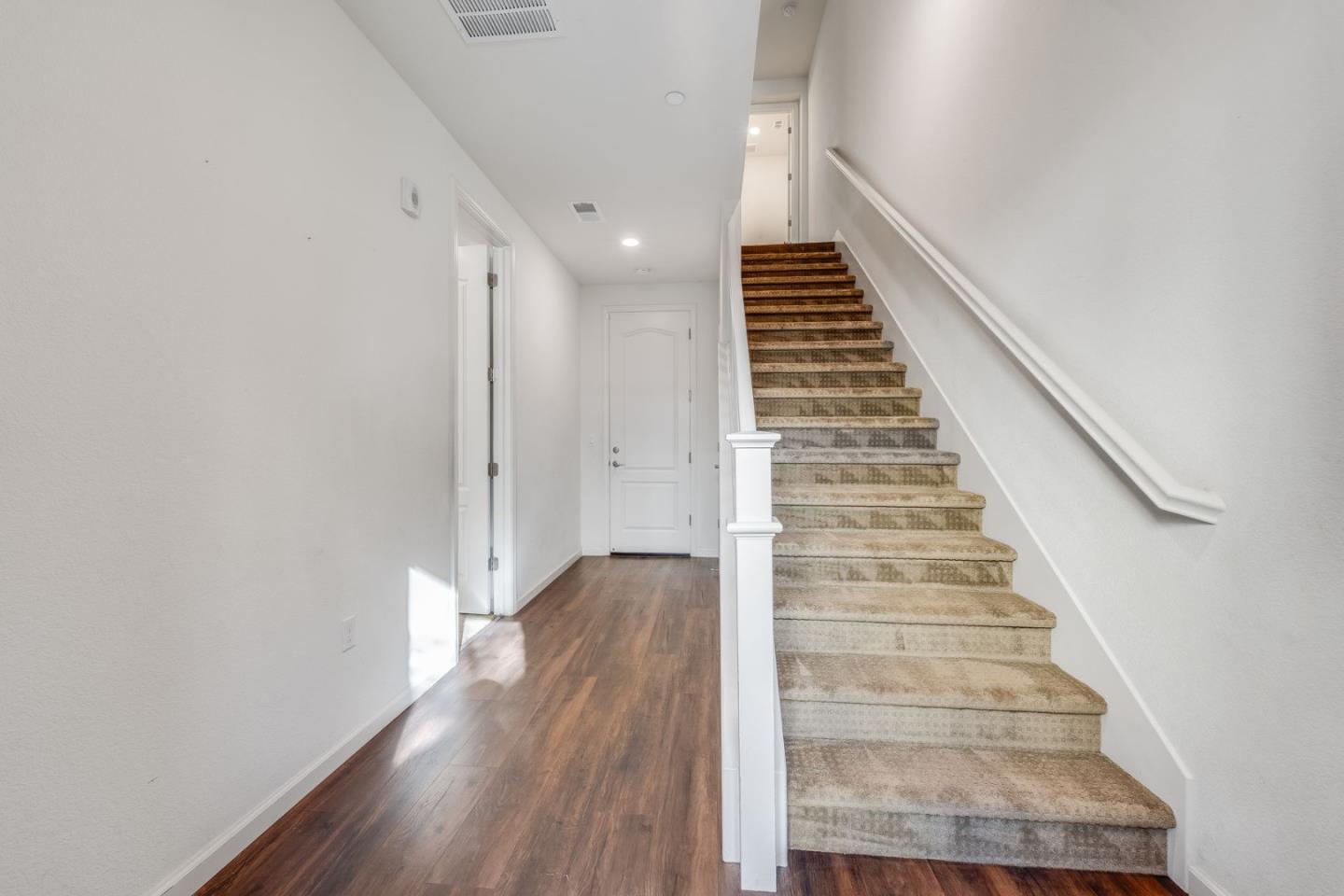 Detail Gallery Image 3 of 43 For 6914 Geyserville St, Dublin,  CA 94568 - 3 Beds | 3/1 Baths