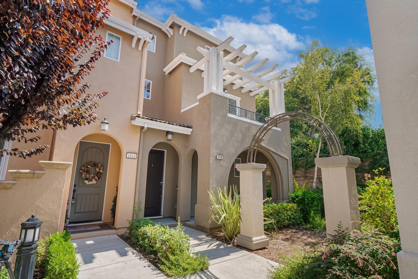 Front Image Thumbnail for ML82029116