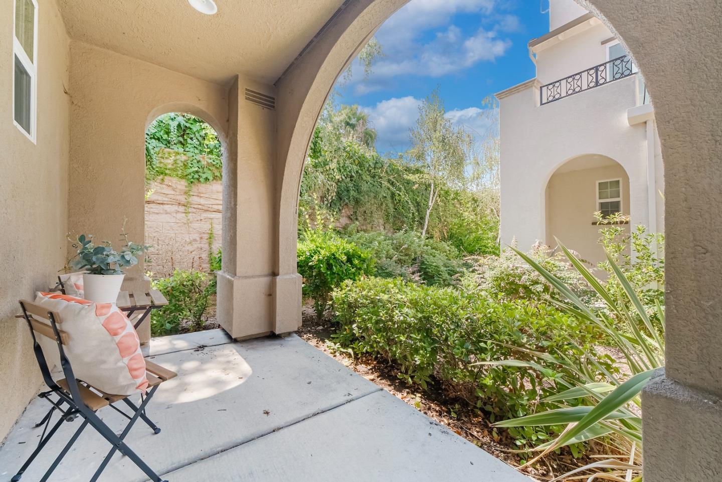 Detail Gallery Image 2 of 26 For 1810 Hillebrant Pl, Santa Clara,  CA 95050 - 3 Beds | 3/1 Baths