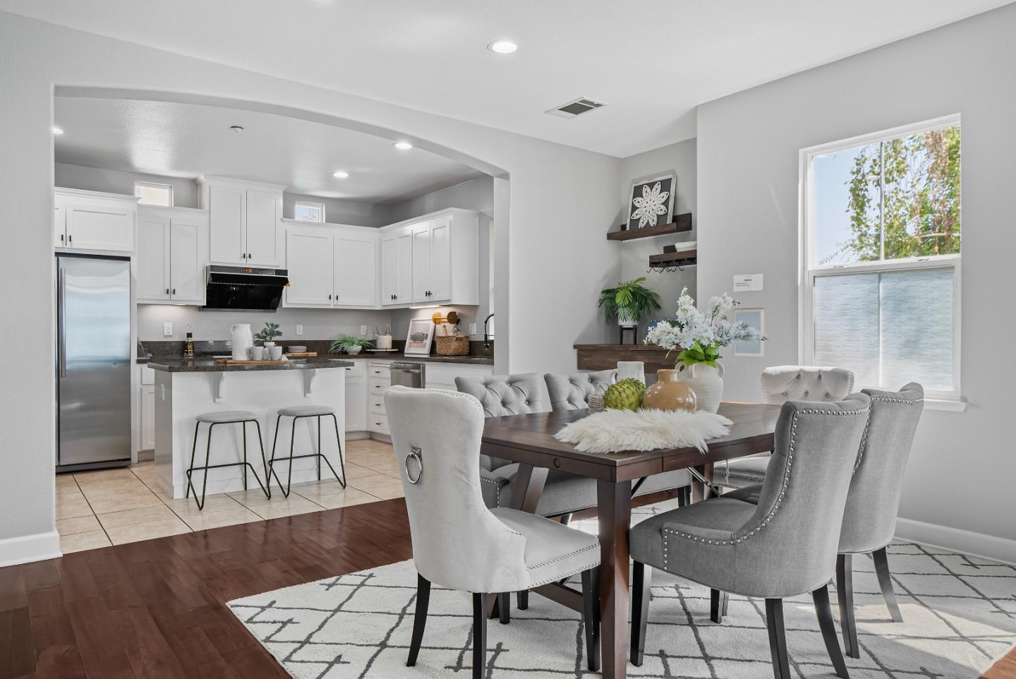 Detail Gallery Image 4 of 26 For 1810 Hillebrant Pl, Santa Clara,  CA 95050 - 3 Beds | 3/1 Baths