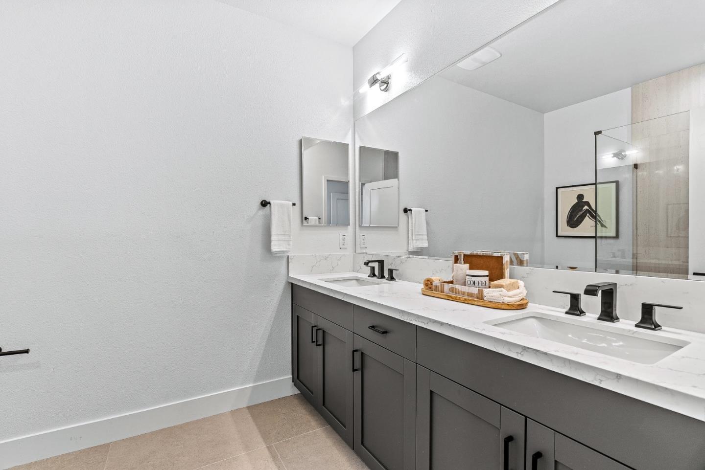 Detail Gallery Image 20 of 31 For 943 Woodside Rd, Redwood City,  CA 94061 - 4 Beds | 4 Baths