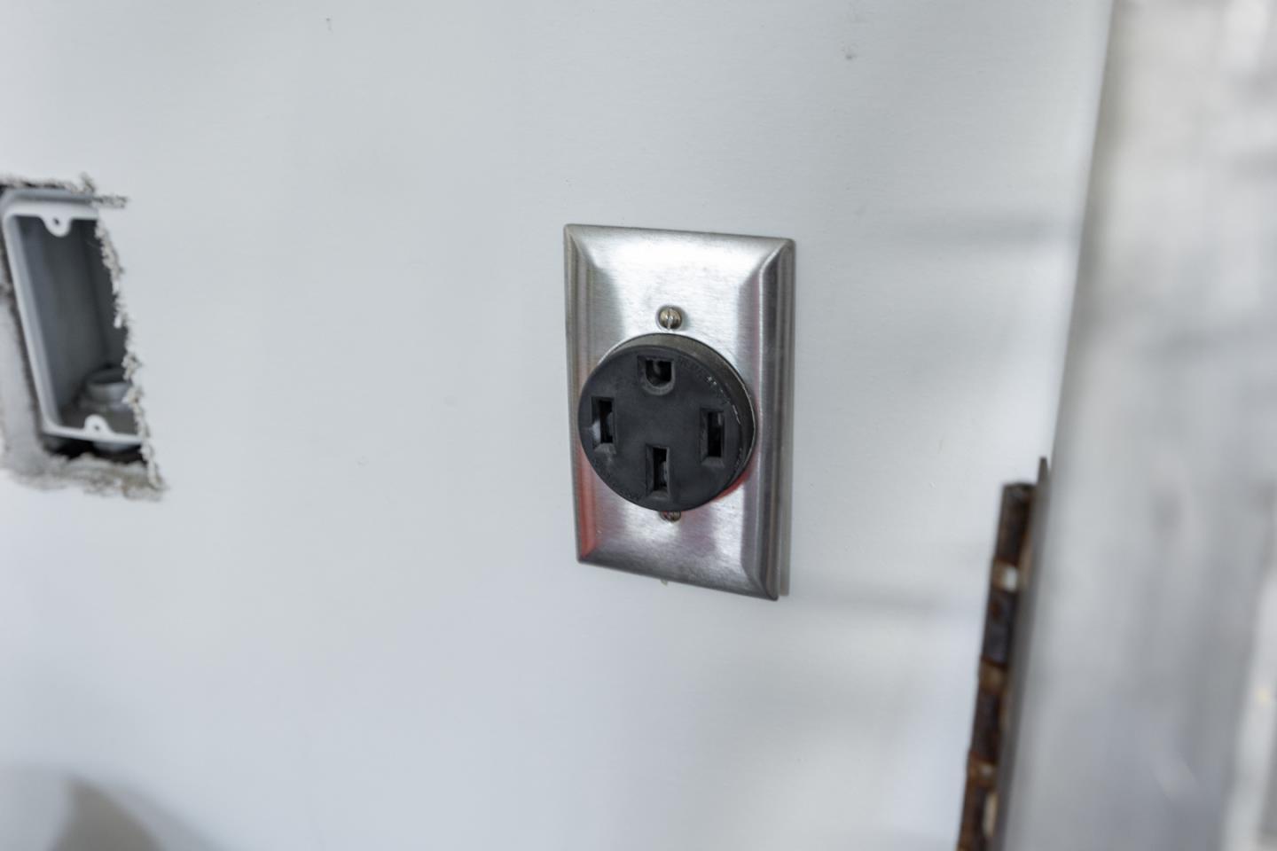 Detail Gallery Image 30 of 40 For 1000 Bridget Cir, Hollister,  CA 95023 - 3 Beds | 2/1 Baths