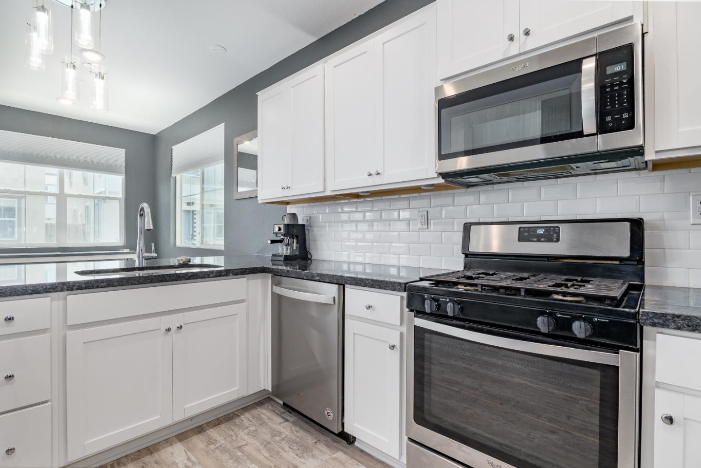 Detail Gallery Image 8 of 40 For 1000 Bridget Cir, Hollister,  CA 95023 - 3 Beds | 2/1 Baths