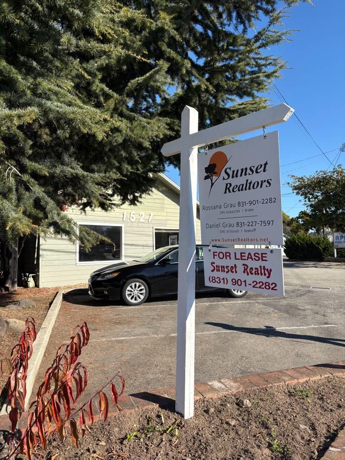 Front Image Thumbnail for ML82029127