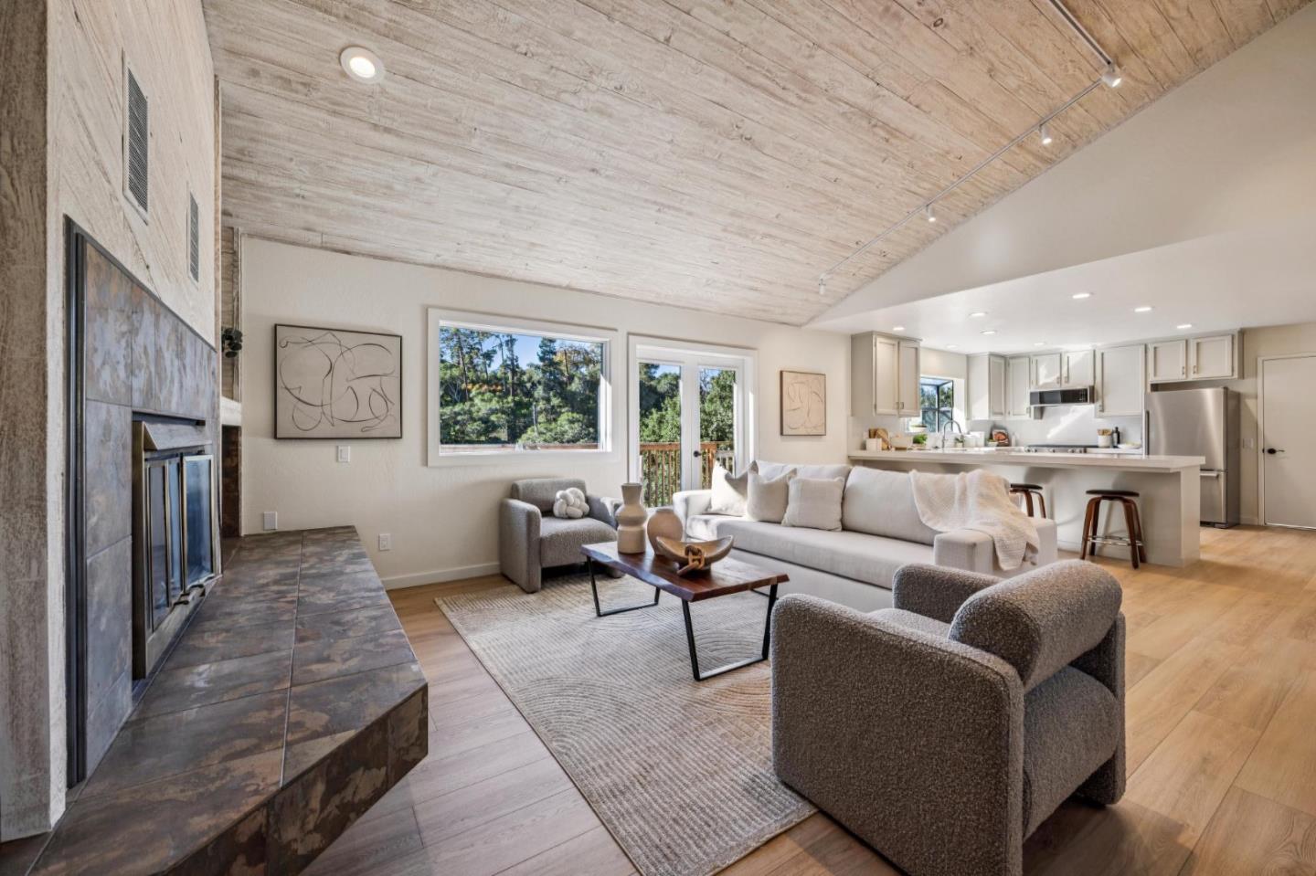 Detail Gallery Image 2 of 70 For 1100 Castro Rd, Monterey,  CA 93940 - 4 Beds | 2/1 Baths