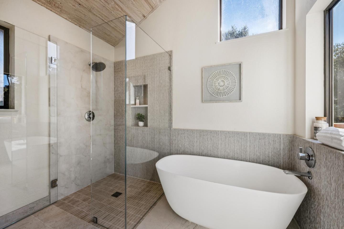 Detail Gallery Image 31 of 70 For 1100 Castro Rd, Monterey,  CA 93940 - 4 Beds | 2/1 Baths