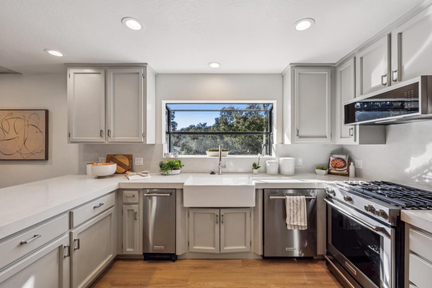 Detail Gallery Image 6 of 70 For 1100 Castro Rd, Monterey,  CA 93940 - 4 Beds | 2/1 Baths